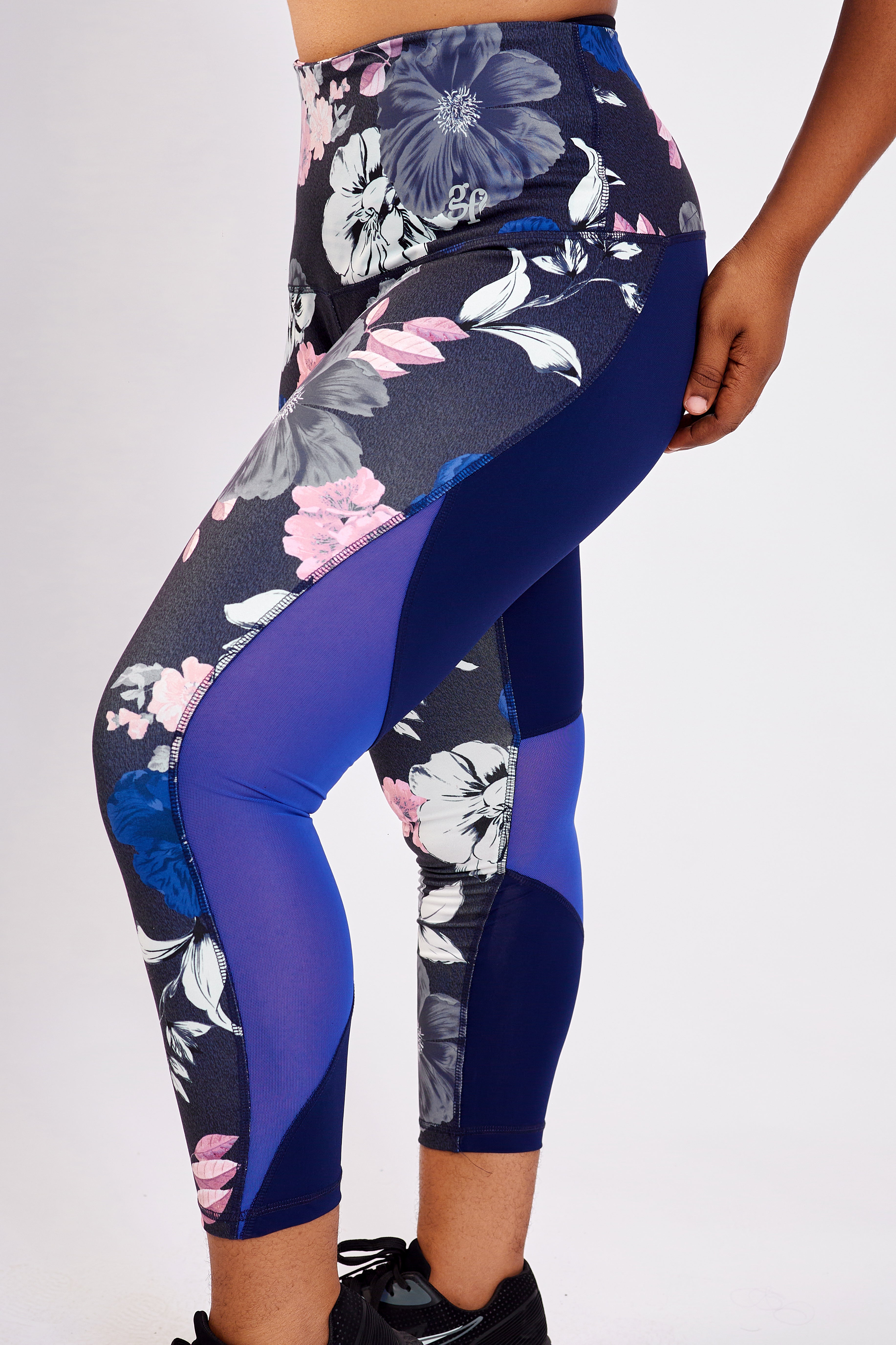 <u>Women's Activewear Set:</u> <br> <strong>Breathable Tee & Geometric Print Leggings</strong>